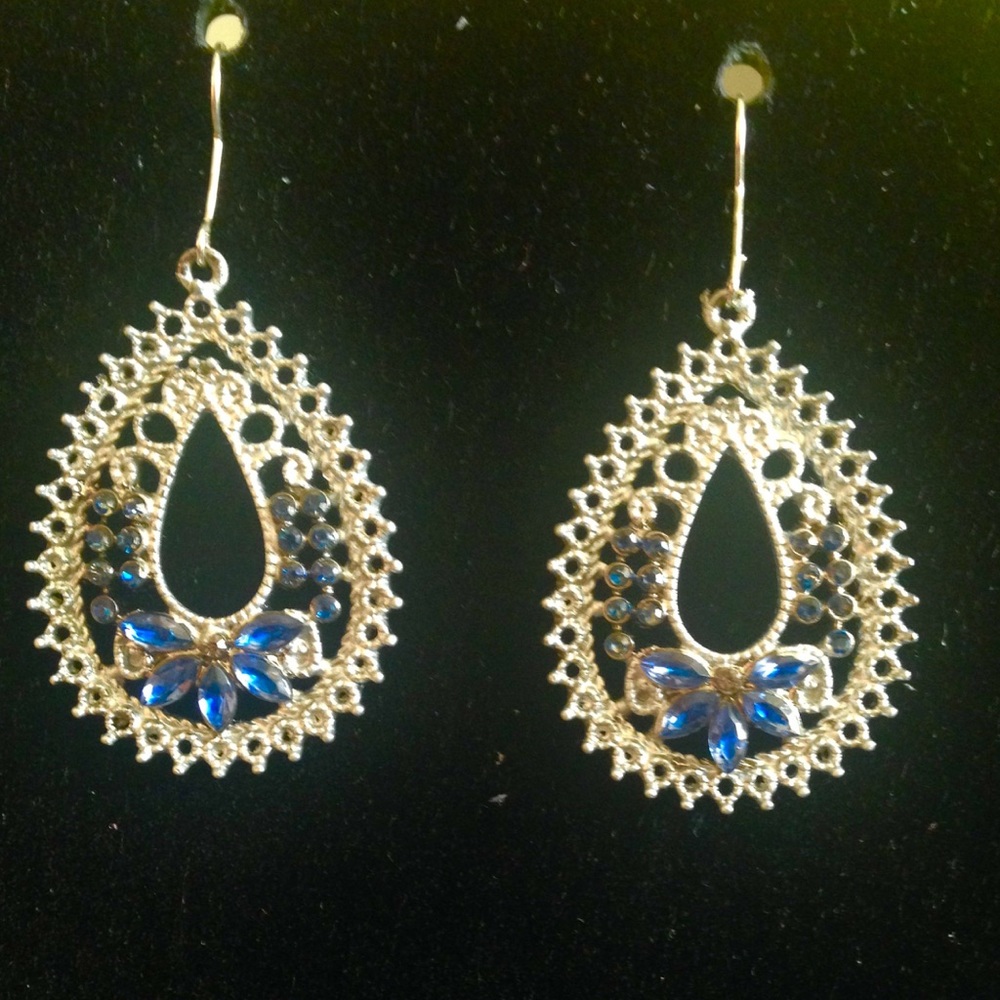 Boho Chic Silver & Blue Dangling Fashion Earrings